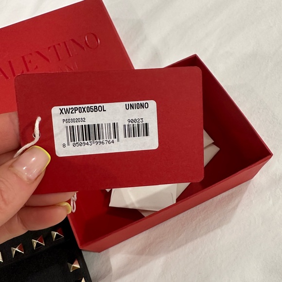 Valentino wallet on a chain Brand New - Picture 4 of 5